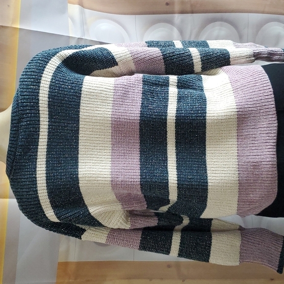 NWT Willow & Clay Striped Sweater Size S / L - Picture 4 of 7